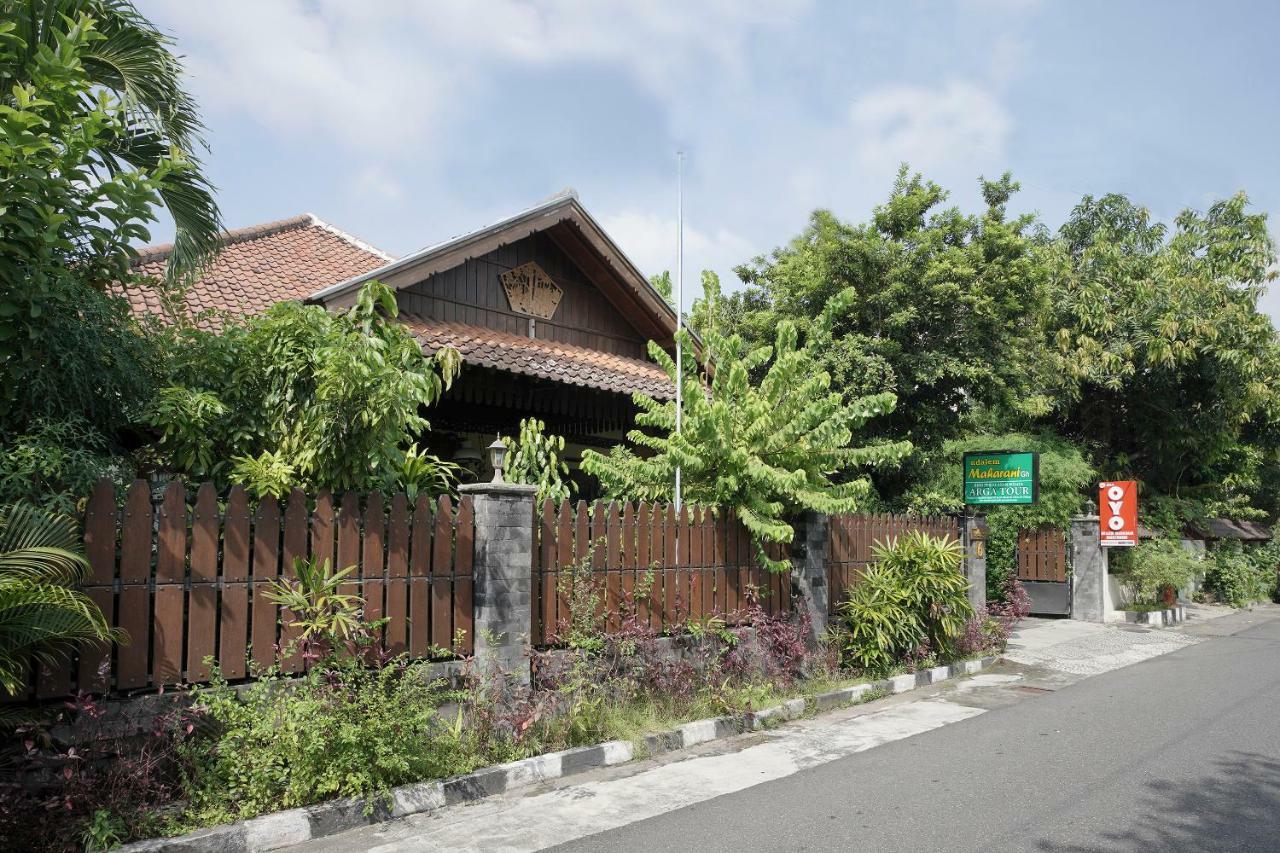 Oyo 804 Ndalem Maharani Guest House Yogyakarta Exterior foto