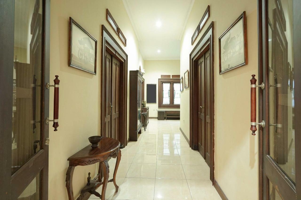 Oyo 804 Ndalem Maharani Guest House Yogyakarta Exterior foto