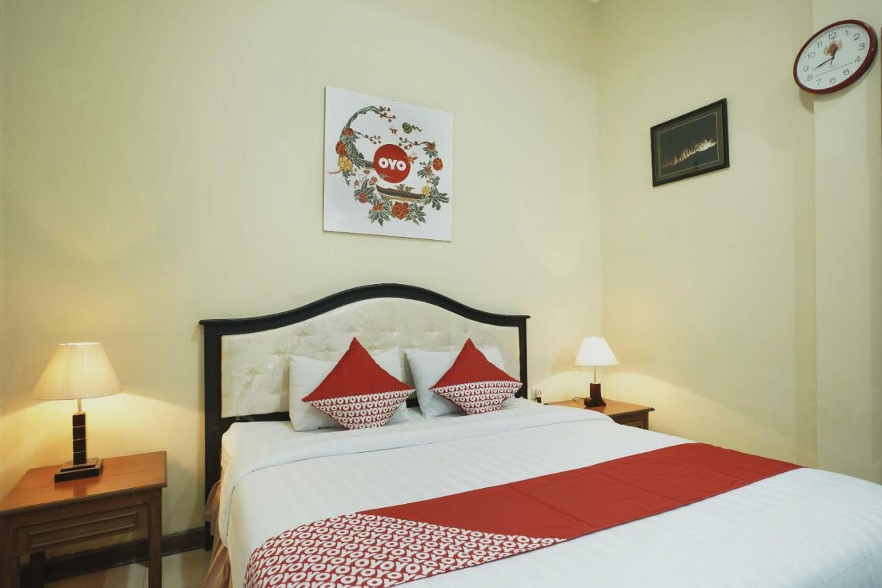 Oyo 804 Ndalem Maharani Guest House Yogyakarta Exterior foto