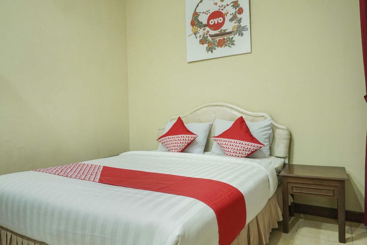 Oyo 804 Ndalem Maharani Guest House Yogyakarta Exterior foto